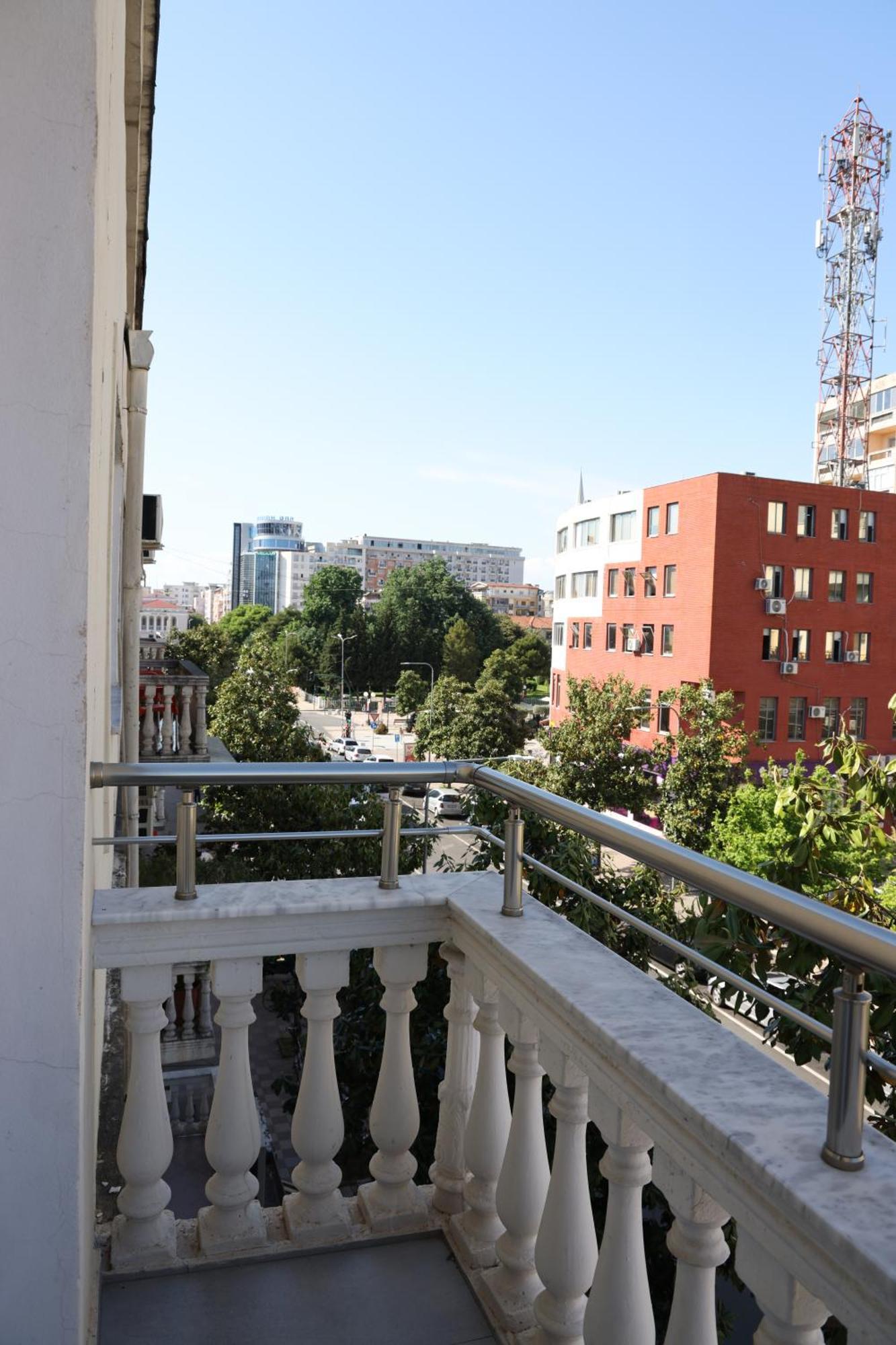 Sol Hotel Shkoder Luaran gambar